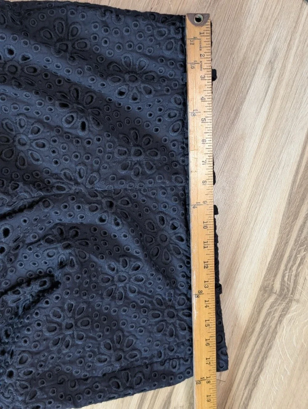 J Crew Cafe Capri Navy Eyelet cropped Pants Women’s 12